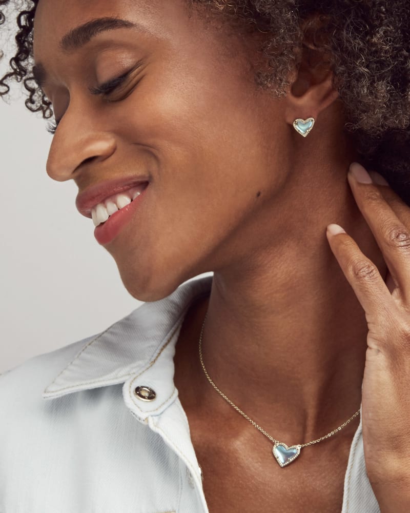 Ari Heart Silver Stud Earrings In Ivory Mother-of-Pearl