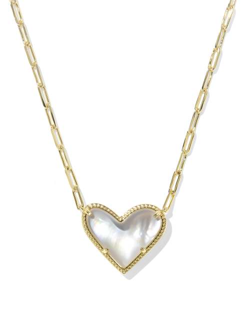 Ari Heart Statement Short Pendant Necklace