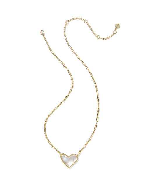  Ari Heart Statement Short Pendant Necklace