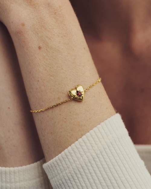  Bold Heirloom Heart Bracelet