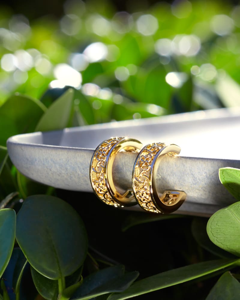  Kelly Huggie Earrings In Gold