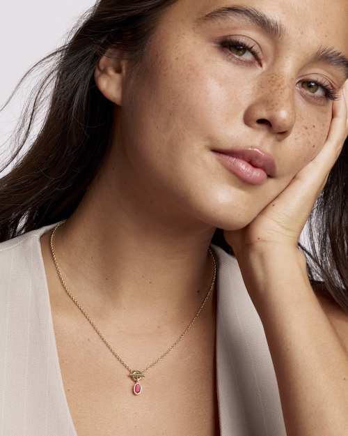  Mini Elisa Toggle Short Pendant Necklace