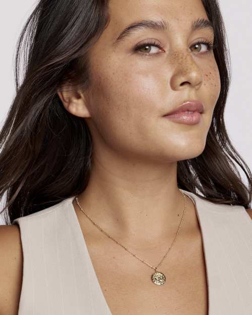  Om Coin Short Pendant Necklace