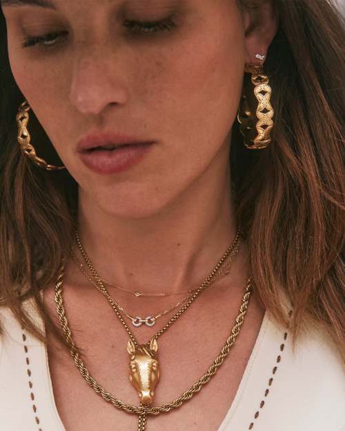  Beau Short Pendant Necklace